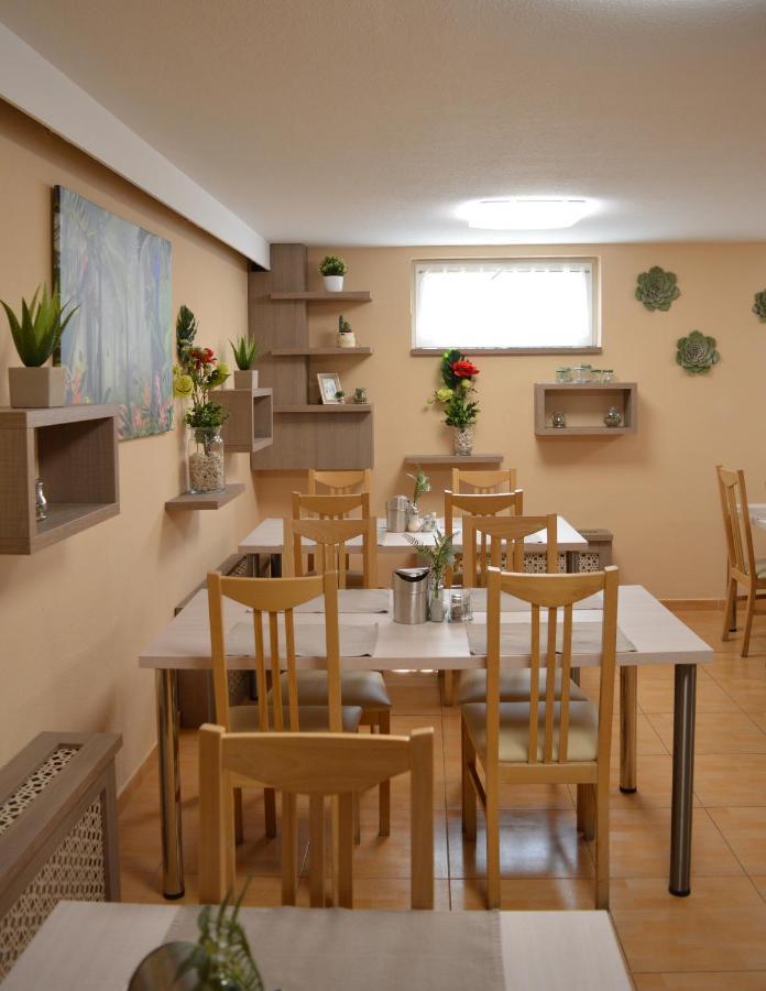 Alfred Panzio Bed and Breakfast Budapest Exteriör bild