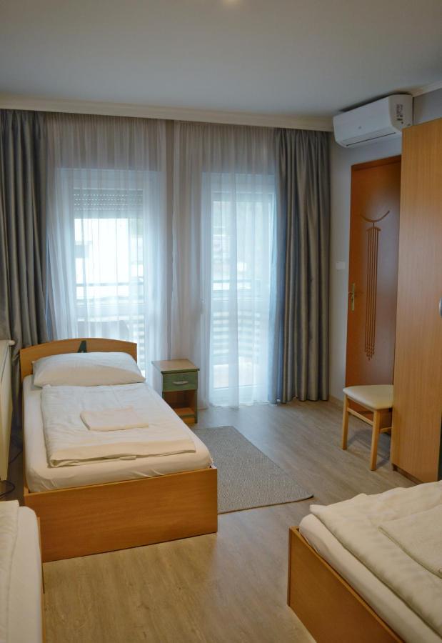 Alfred Panzio Bed and Breakfast Budapest Exteriör bild