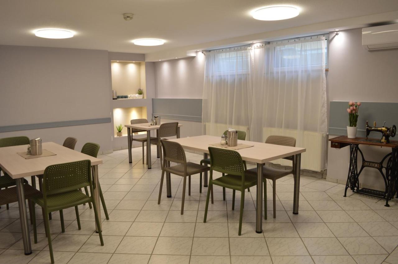 Alfred Panzio Bed and Breakfast Budapest Exteriör bild