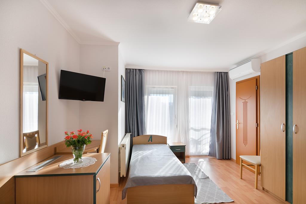 Alfred Panzio Bed and Breakfast Budapest Exteriör bild