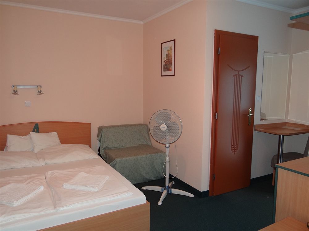 Alfred Panzio Bed and Breakfast Budapest Exteriör bild