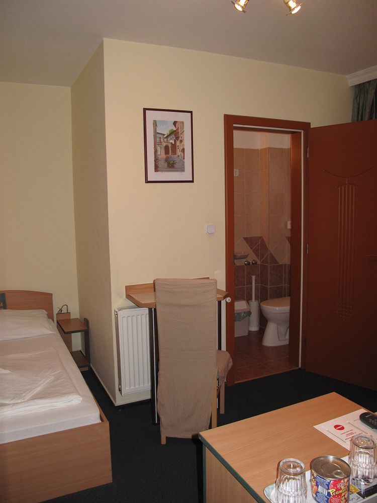 Alfred Panzio Bed and Breakfast Budapest Exteriör bild