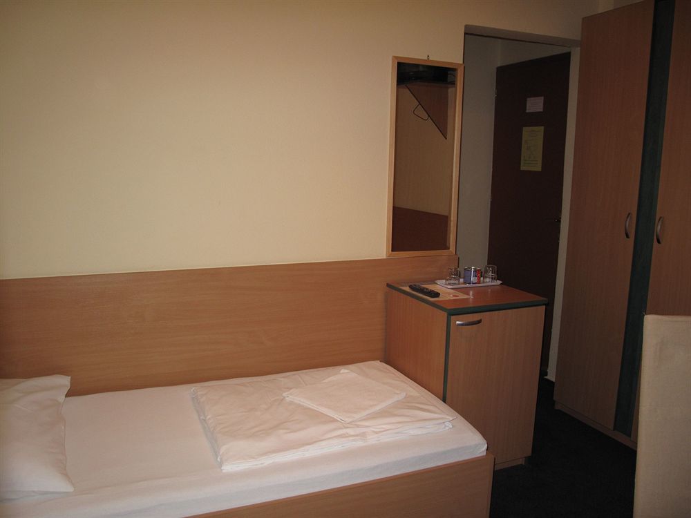 Alfred Panzio Bed and Breakfast Budapest Exteriör bild
