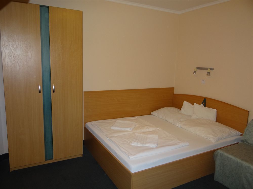 Alfred Panzio Bed and Breakfast Budapest Exteriör bild
