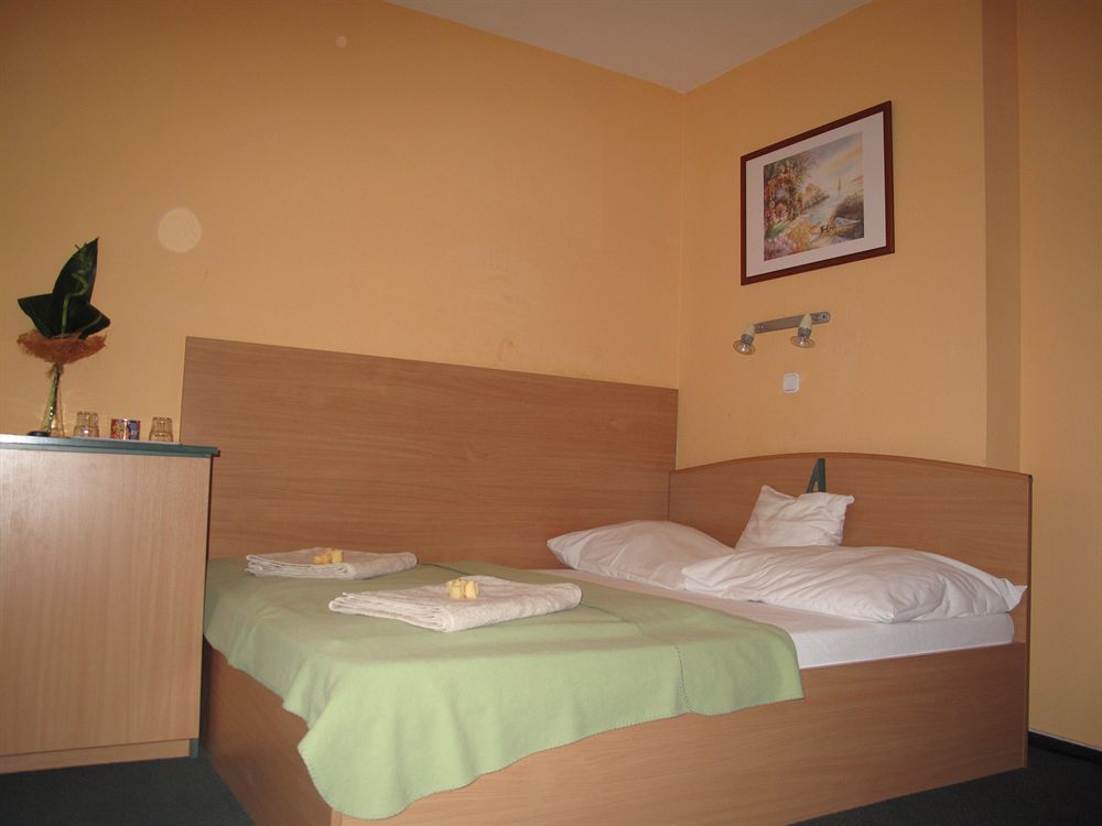 Alfred Panzio Bed and Breakfast Budapest Exteriör bild